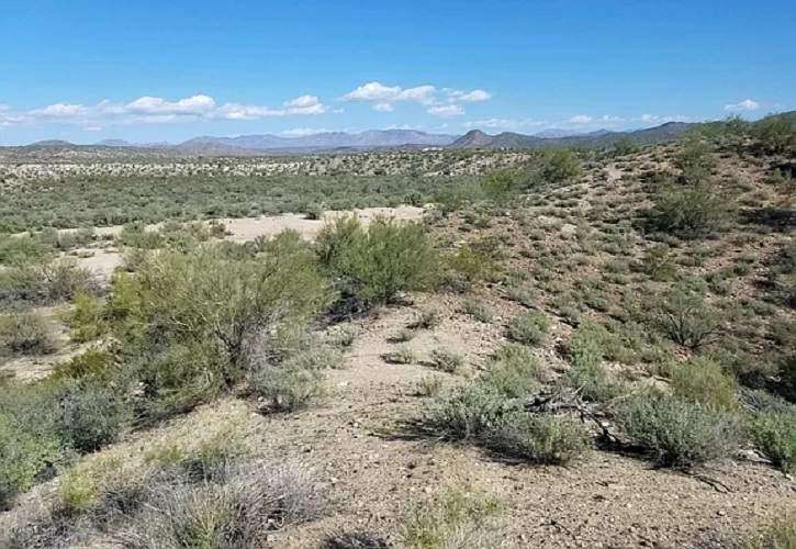 1 W Grantham Ranch Rd #1, Wickenburg, AZ 85390