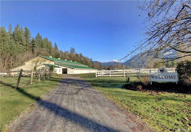 6375 Eastwood Rd, Deming, WA 98244