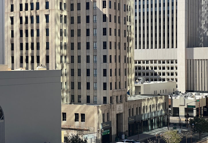 how to choose the right commercial real estate agent.